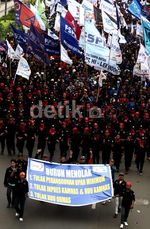 Buruh Tuntut Jamsostum & Tolak Upah Murah