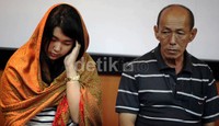 Dalam jumpa pers ini, Maharany juga didampingi keluarganya.