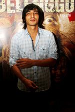 Abimana Aryasatya Setia Berambut Gondrong