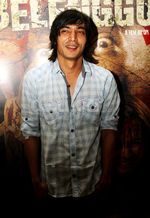 Abimana Aryasatya Setia Berambut Gondrong