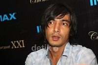 Elang sendiri merupakan karakter yang ikuk, kaku, penyendiri, anti sosial dan seperti punya masalah yang ada di pikirannya. Gusmun/detikFoto.