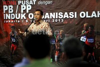 Ketua Umum KONI Pusat Tono Suratman, menyampaikan penghentian dana olahraga yang dilakukan oleh Kemenpora, kepada PB maupun PP dalam pertemuan silaturahmi, di Gedung Serba Guna, Senayan, Jakarta, Rabu (6/2/2013).