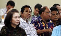 Para Pengurus Besar (PP) dan Pengurus Pusat (PP) mendengarkan sambutan yang disampaikan Ketua Umum KONI Pusat Tono Suratman.