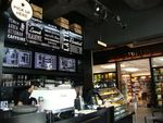 Laptop, Kopi, dan Cake di Liberica