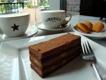 Laptop, Kopi, dan Cake di Liberica