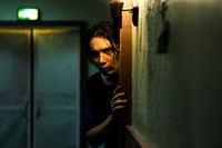Elang selalu berada dalam perasaan paranoid. (dok Falcon Pictures).