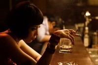 Imelda Therine berperan sebagai Jingga, wanita terdekat Elang. (dok Falcon Pictures).