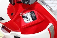 Model ini juga dilengkapi dengan tombol pembuka jok (seat opener) yang menyatu dengan kunci kontak magnetic sehingga menawarkan kenyamanan dan kepraktisan dalam mengoperasikannya.