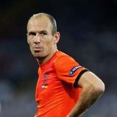 Huntelaar Cedera, Robben Dipanggil untuk Hadapi Azzurri