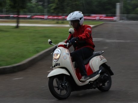 Honda Scoopy Injeksi, Asyik Dibawa Meliuk-liuk
