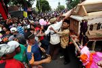 Warga Serang Gelar Panjang Mulud