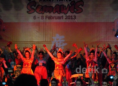 Pasar Imlek Semawis 2013 Resmi Dibuka