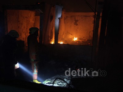 70 Rumah di Tambora Hangus Terbakar