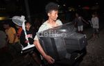 Korban Kebakaran Evakuasi Harta Benda