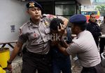 Pendemo di KPK Kocar-kacir Dibubarkan Polisi