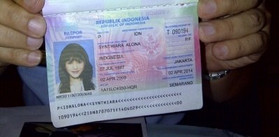 Ternyata Cynthiara Alona Bikin Paspor Lewat Calo