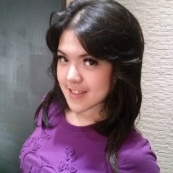 Jelang Imlek, Tina Toon Bagi-bagi Rezeki