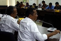 Menteri BUMN Dahlan Iskan bersama Direktur Utama Adhi Karya Kiswodarmawan memberikan keterang pers mengenai berencana untuk membangun monorel yang dengan rute Bekasi Timur-Cawang, Cibubur-Cawang, dan Cawang-Kuningan. Ramses/detikFoto.