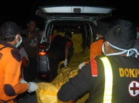 Terjebak di Kapal Karam, Mayat Nelayan Situbondo Kembali Dievakuasi