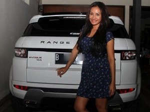 Range Rover Evoque untuk Shinta Bachir
