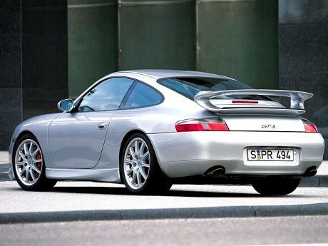 Jendela Mobil Beling akan Diganti dengan Plastik?