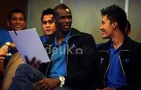 Wajah dan gaya rambut Raydel Poey Romero mirip pemain sepakbola Mario Balotelli.