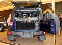 Bagian belakang Jeep Wrangler versi diesel yang dijual seharga Rp 825 juta.