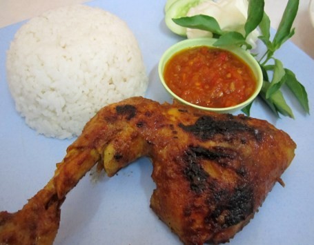 Sedap Mantap Ayam  Bakar  Sambal  Tomat  Racikan Bu Darojah