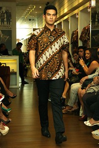 Jakarta, 07 Februari 2013. Iwan Tirta Grand Launching Gallery Iwan Tirta Private Collection. 07 Februari 2013 at Senayan City. Lt.2. Jakarta. [Foto: Mohammad Abduh/Wolipop]