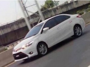 Toyota Vios Anyar Seliweran di Jalan