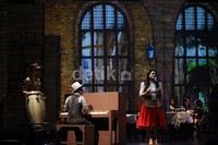 Yanti Airlangga selaku ketua umum PUN berperan menjadi Kasih dalam Operet Badai Kasih.