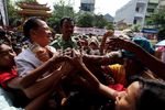 Pengemis Menyemut di Vihara Dharma Bhakti