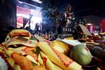 Warga Tionghoa Rayakan Imlek di Vihara Dharma Bakti