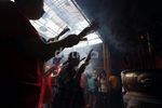 Warga Tionghoa Rayakan Imlek di Vihara Dharma Bakti