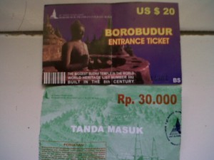 Ada Diskriminasi Soal Tiket Masuk Borobudur, Bule Prancis Protes