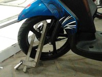 Skutik memang merupakan salah satu model motor yang laris diincar maling karena kenyamanannya. Tanpa menggunakan kunci tambahan motor pun rawan hilang. (Foto: Mm Ubaidillah).