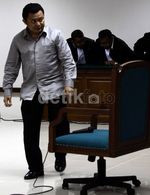 Amran Batalipu Divonis 7,5 Tahun Penjara