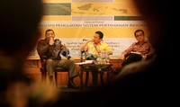 Diskusi ini bertajuk 'bertajuk Urgensi Penguatan Sistem Pertahanan Indonesia'.