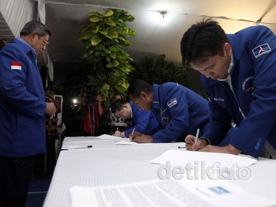 Ketua DPD PD Tandatangani Pakta Integritas