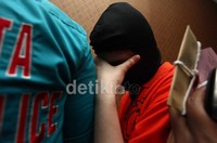ND (20), ditangkap bersama 3 WNI yang kedapatan membawa 2 gram sabu.