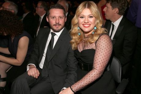 Kelly Clarkson Histeris Raih Best Pop Vocal Album Grammy 2013
