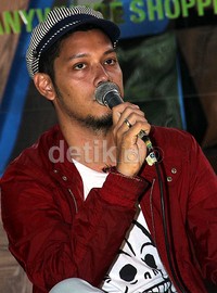 Widi menuturkan album kelimanya ini hanya dikerjakan dalam waktu tiga bulan saja. Ayya/detikFoto.