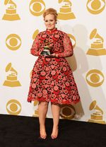 Adele Kalahkan Katy Perry & Rihanna di Grammy 2013