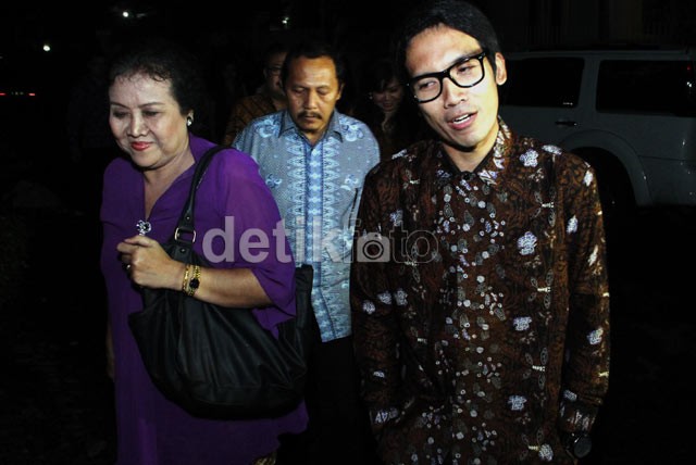 Desta Melamar Natasha Rizki