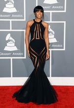 10 Gaun Terseksi di Grammy 2013
