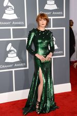 Parade Artis yang Pamer Keindahan Kaki di Grammy 2013