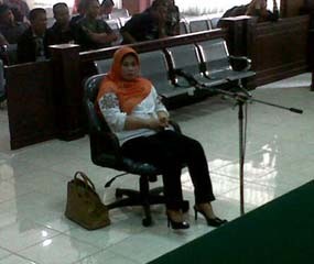 Eks Bupati Banyuwangi Ratna Divonis 5 Tahun Penjara