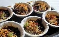 Dalam peluncuran Dapur Iron Chef, detikFood sempat mencicip menu seluruh restoran yang disajikan dalam wadah mini. Ini adalah Spicy Black Ramen buatan Menya Iroha. Menya Iroha sempat dinobatkan sebagai restoran dengan penjualan tertinggi di salah satu festival ramen terbesar, The Tokyo Ra-men Show dari tahun 2009 hingga 2012.