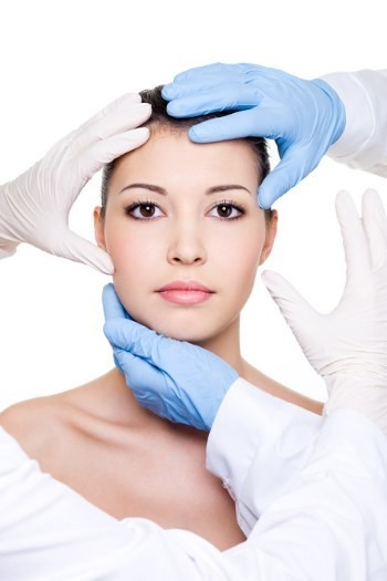 Manusia-manusia Plastik, Rela Diobok-obok Pisau Bedah Demi Mirip Boneka