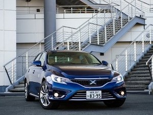 Mobil Mewah Toyota Mark X Ganti Kulit